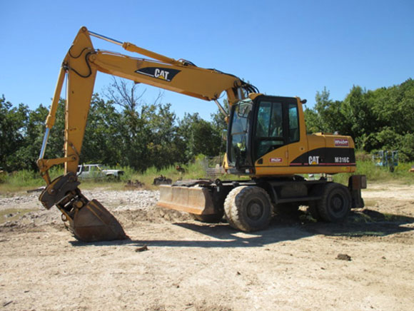Essential Steps For Operating Caterpillar Excavators