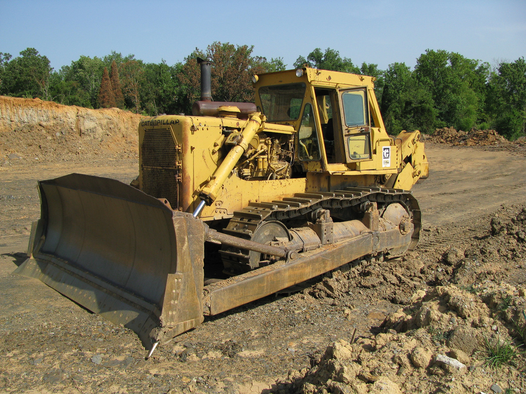 Detail specification of Cat D9H dozer/crawler tractor