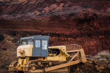 5 Factors to Help You Choose the Right Heavy Equipment