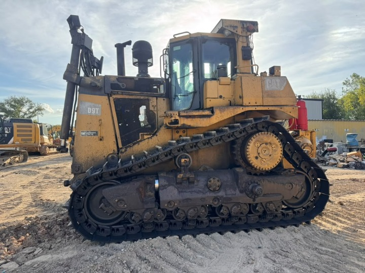 2005 Caterpillar D9T Crawler Dozer  Used Equipment For Sale