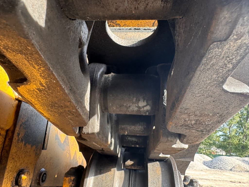 2005 Caterpillar D9T Dozer Track Bushing Detail Used Equipment For Sale