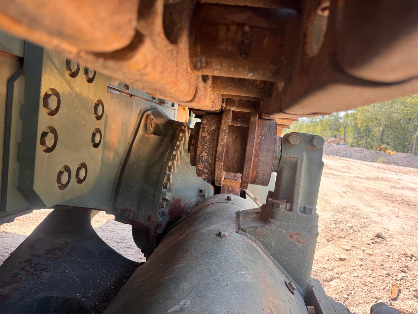 1987 CAT D7G Ex-Army Dozer Bottom Rollers and Undercarriage