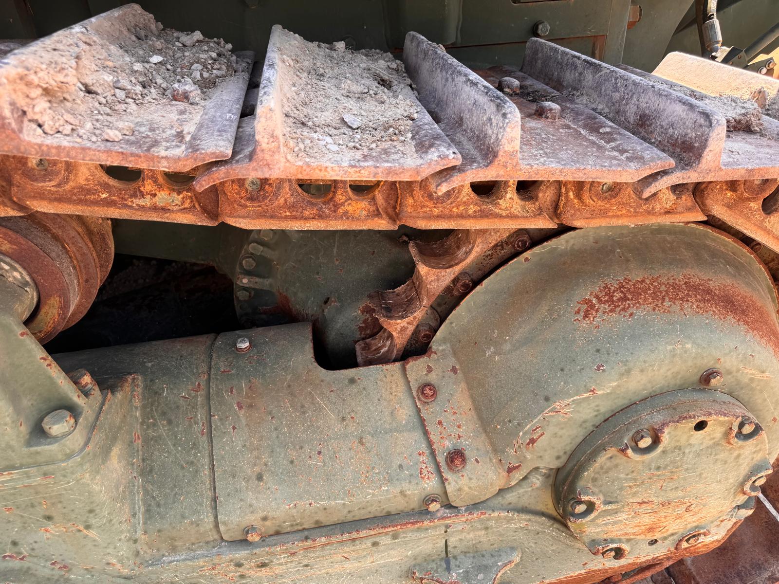 1987 CAT D7G Crawler Dozer Drive Sprocket and Track Chain Assembly