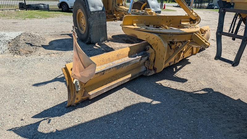 1999 Caterpillar 140H Motor Grader Circle Drive System and Moldboard Blade Mounting Frame