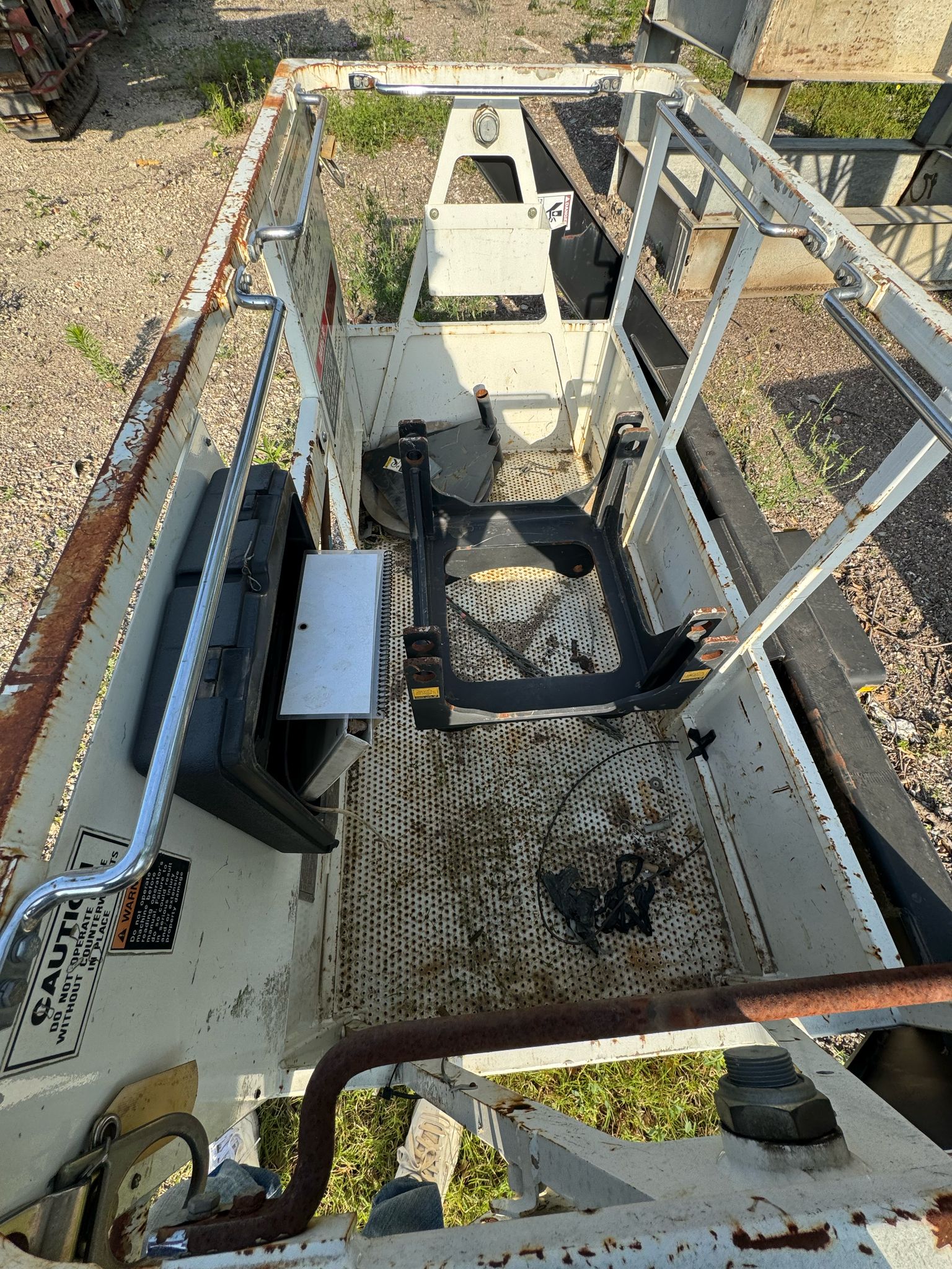 2003 Tadano Mantis 10010MX Work Platform Man Basket Interior Attachment