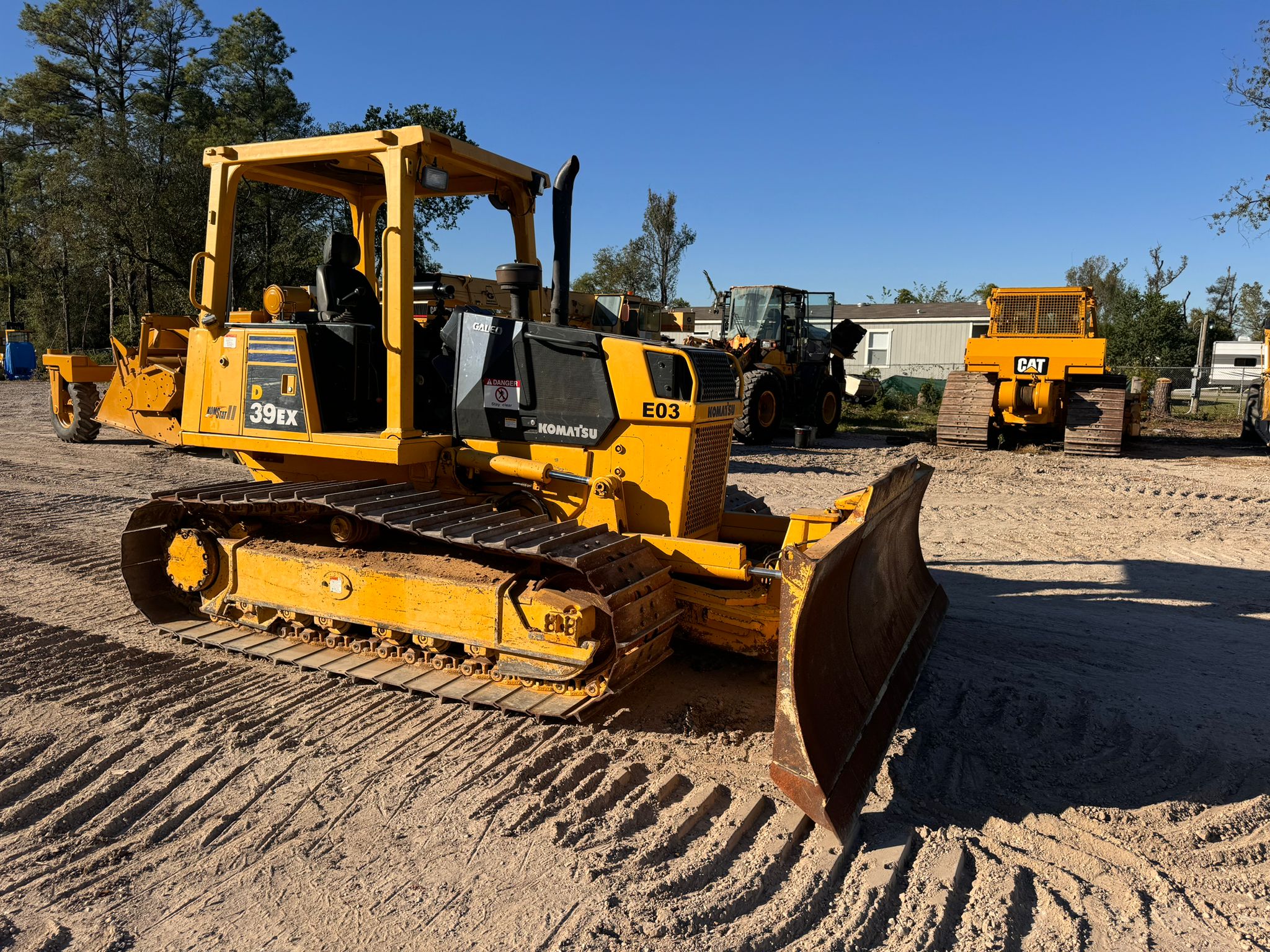 2009 KOMATSU D39EX-21