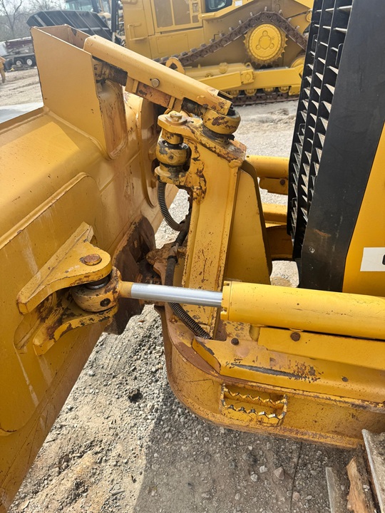 2012 Caterpillar D3K XL Hydraulic Cylinder and Blade Linkage
