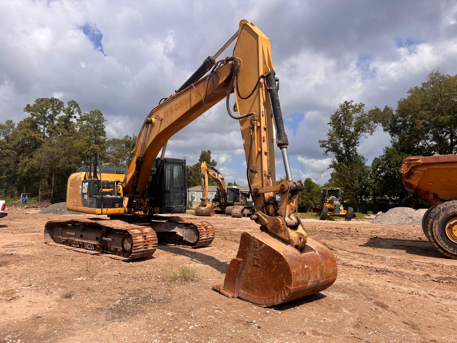 2014 Caterpillar 329EL Track Excavator Bucket Assembly