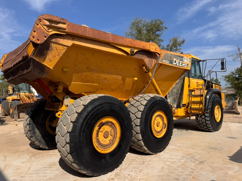 John Deere 410E Articulated Dump Truck Heavy Duty Earthmoving Equipment