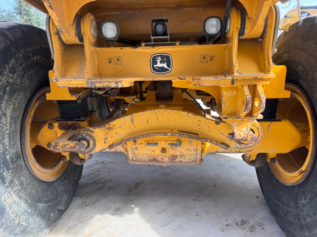 2014 John Deere 410E Articulated Dump Truck Front Undercarriage