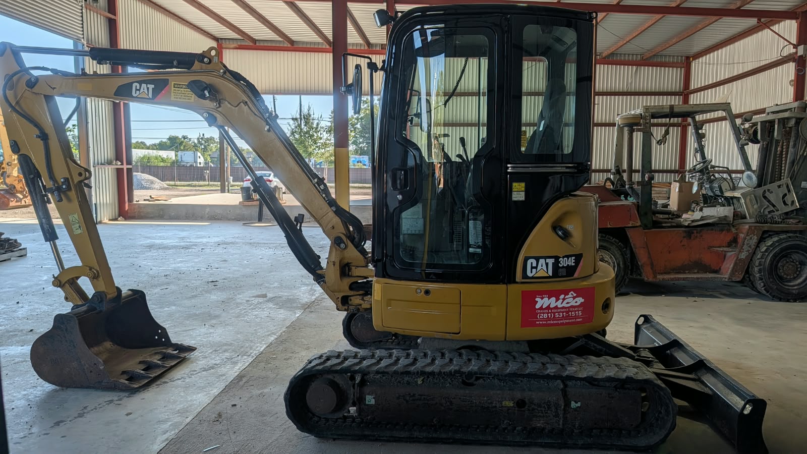 2015 Caterpillar 304E CR Excavator Used Equipment for Sale