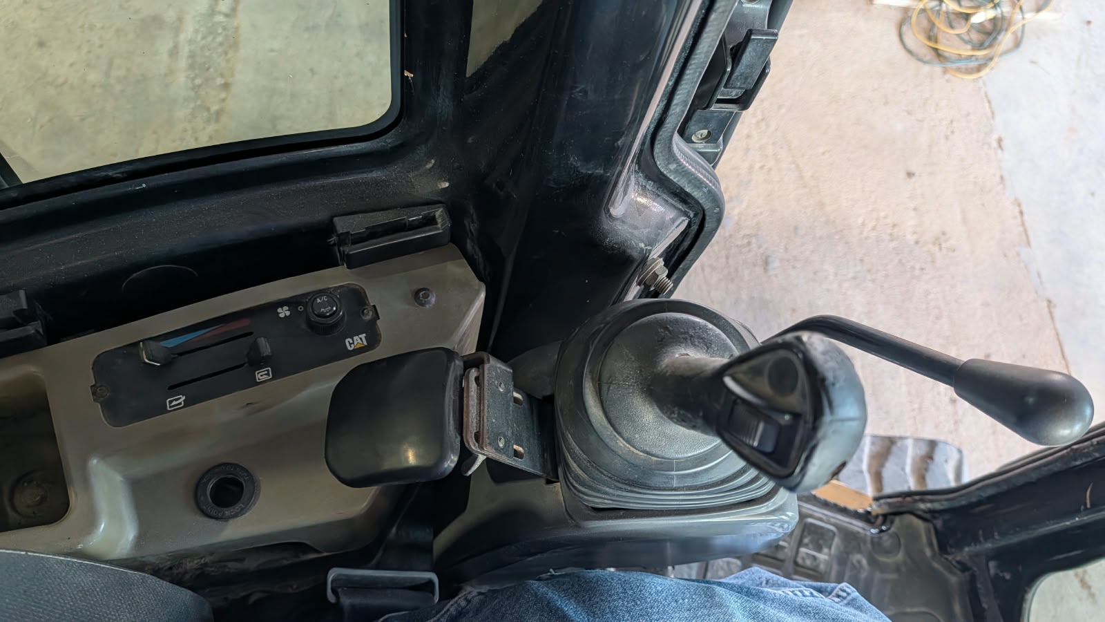 2015 Caterpillar 304E CR Mini Hydraulic Excavator HVAC Controls and Right Joystick Console