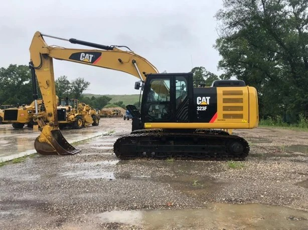 2017 CATERPILLAR 323FL