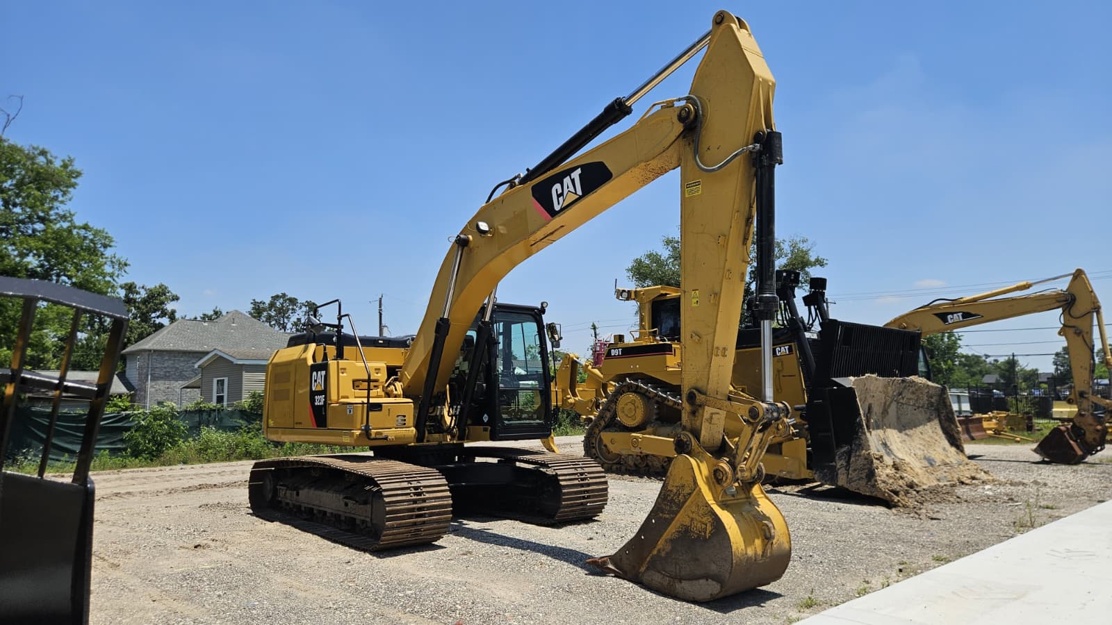 2017 CATERPILLAR 323FL