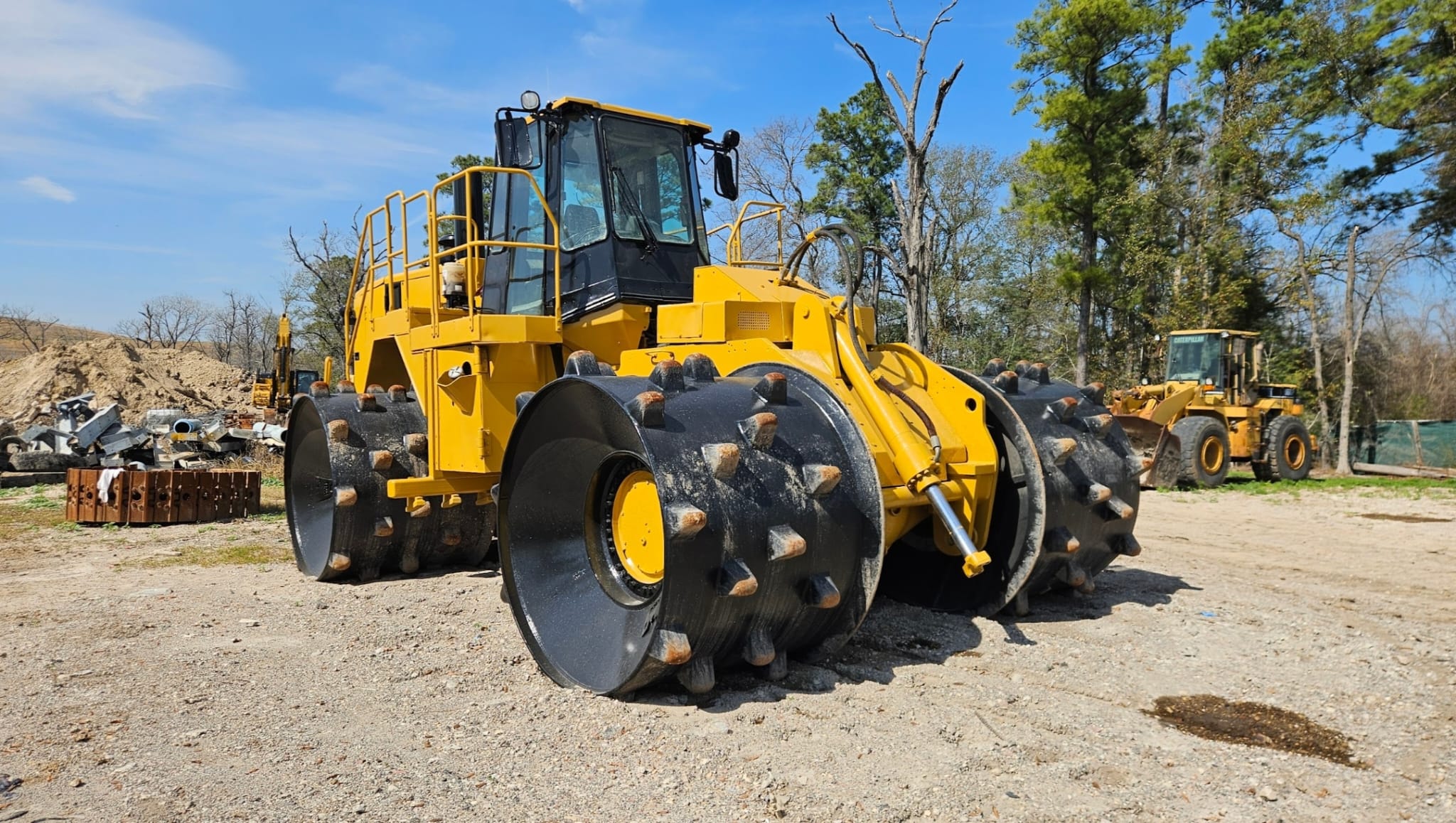2001 CAT 836G - Landfill Compactor
