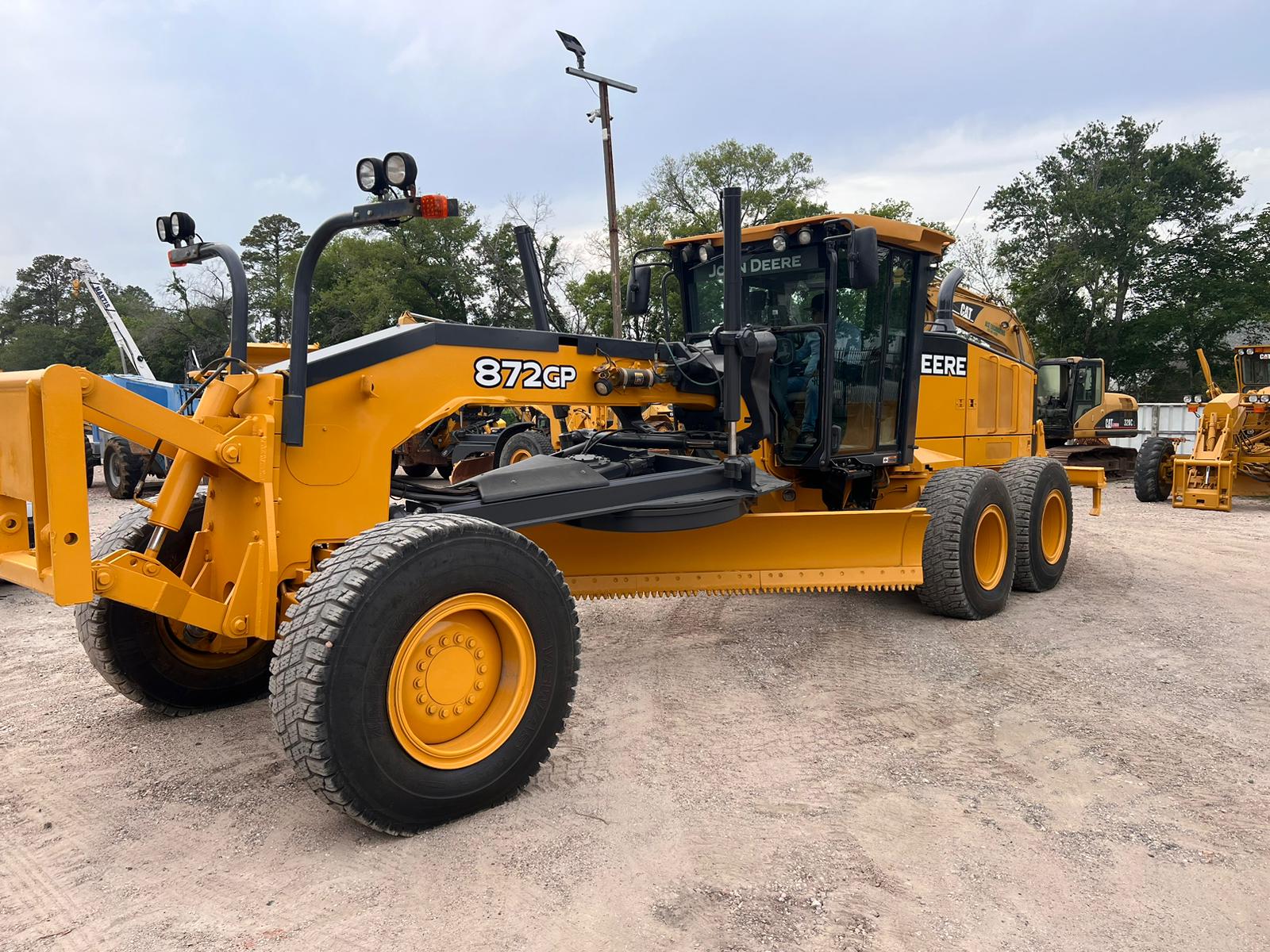 2011 John Deere 872GP