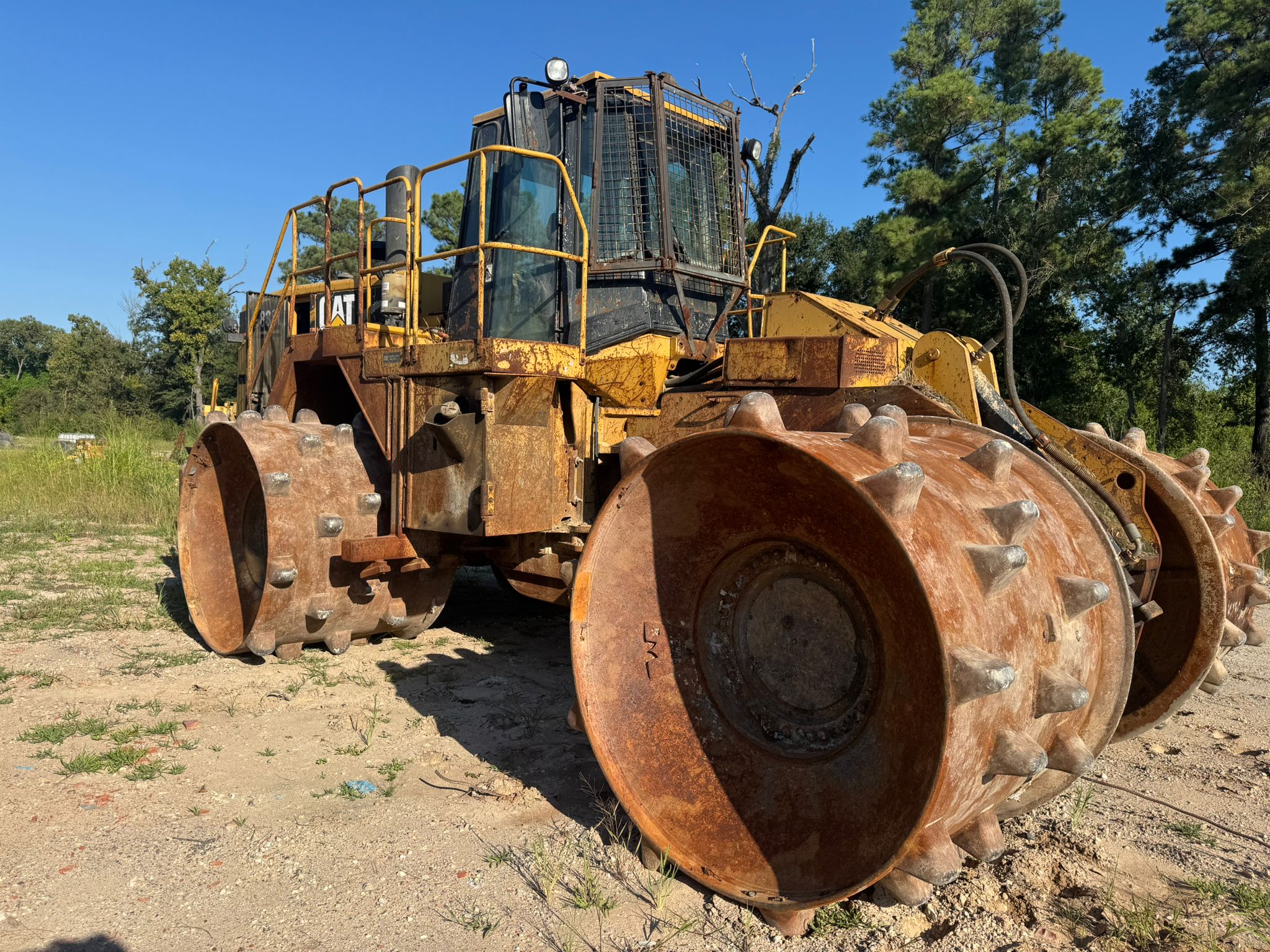 2001 CAT 836G - Landfill Compactor