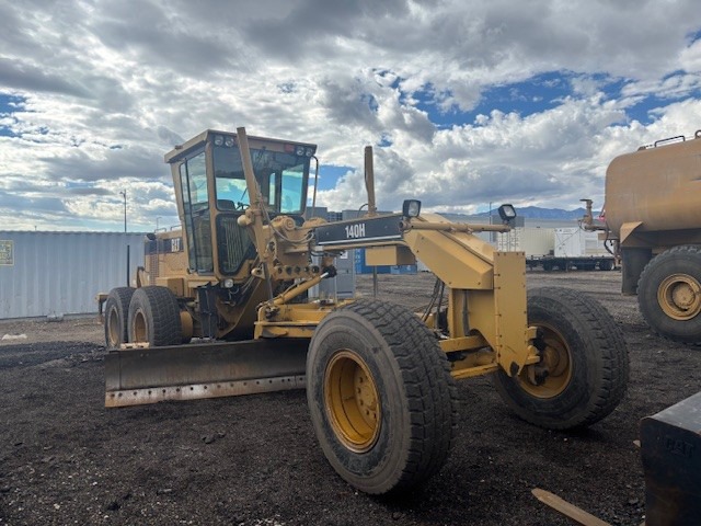 1997 CAT 140H Motor Grader with Ripper