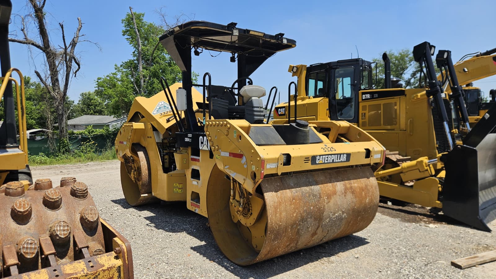 2011 CAT CB54-XW Compactor