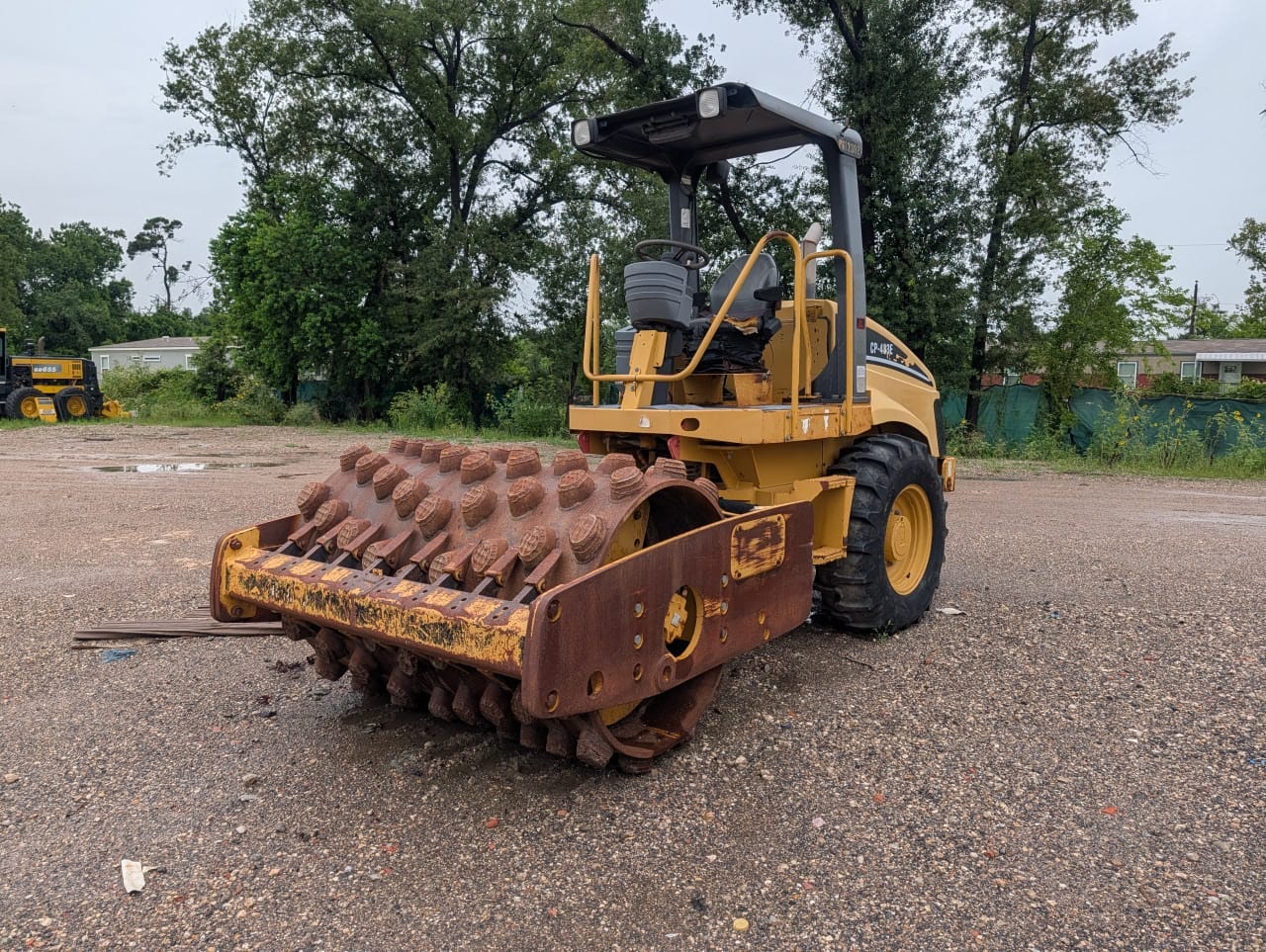 2002 CATERPILLAR CP-433E